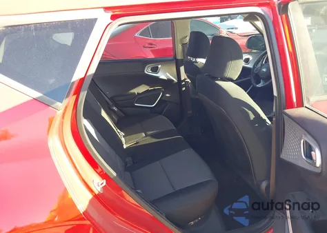 2020 Kia Soul Lx z USA, uszkodzony, nr VIN KNDJ23AU9L7076328